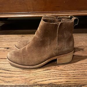 Suede Kork-Ease Boots Size 6 (Fit like 6.5)